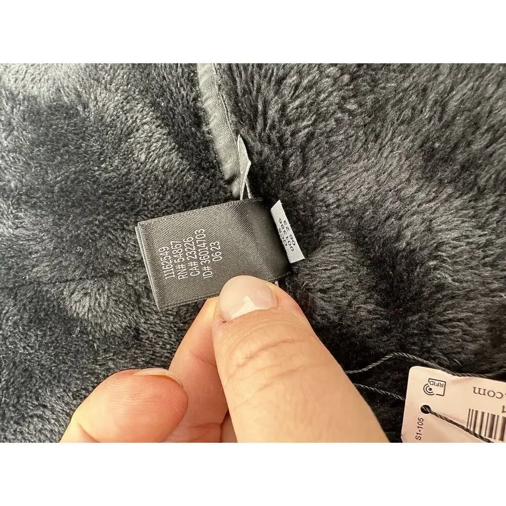 Victorias Secret Robe Sz M/L Fluffy Logo VS Black Short Cozy Soft Plush Bath NWT - Picture 9 of 9